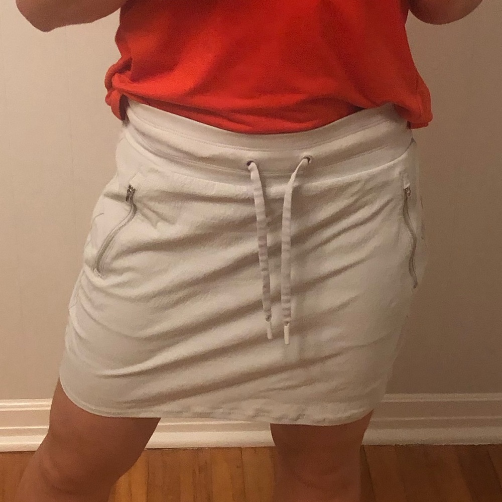 Stretchy grey athleta skort